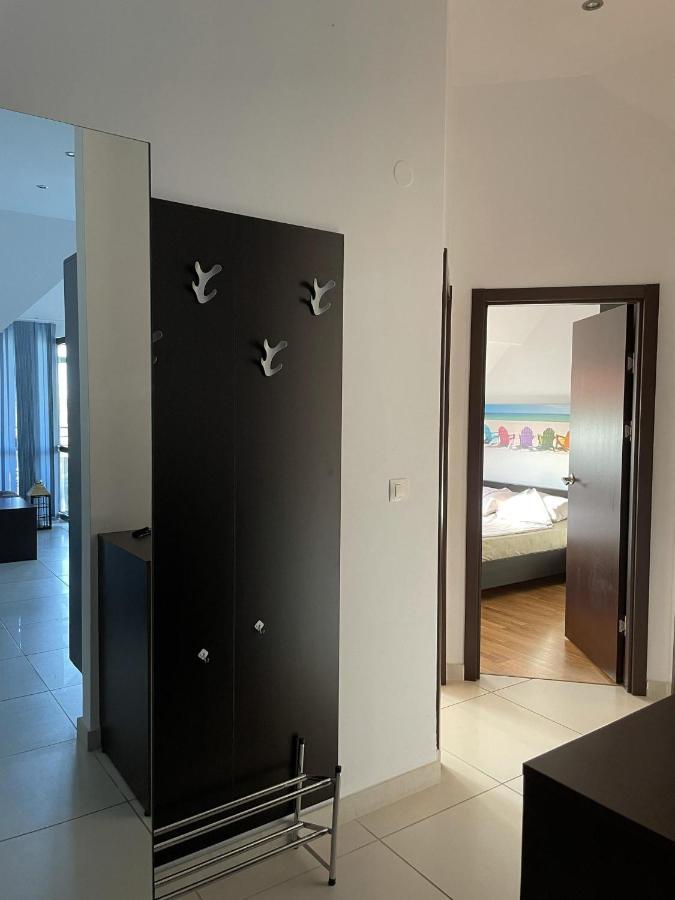 Stunning 2-Bed Apartment In Sea Resort Varna سينتس قسطنطين وهيلينا المظهر الخارجي الصورة